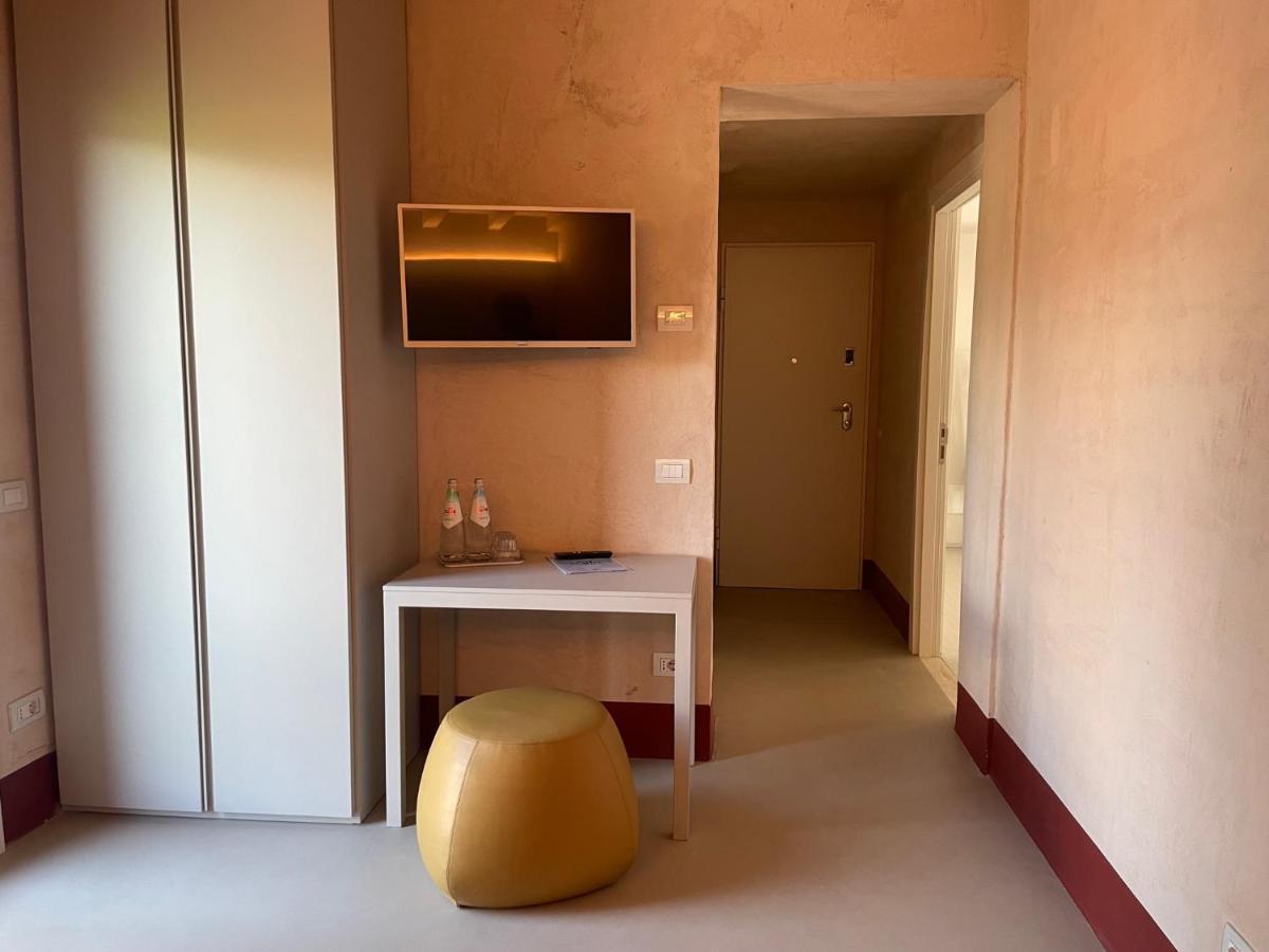 Labottega - Camere مارينا دي بييتراسانْت المظهر الخارجي الصورة