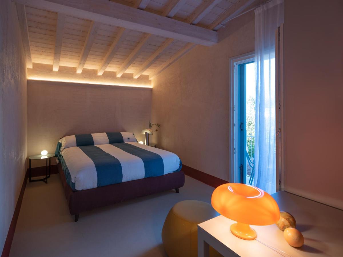 Labottega - Camere مارينا دي بييتراسانْت المظهر الخارجي الصورة